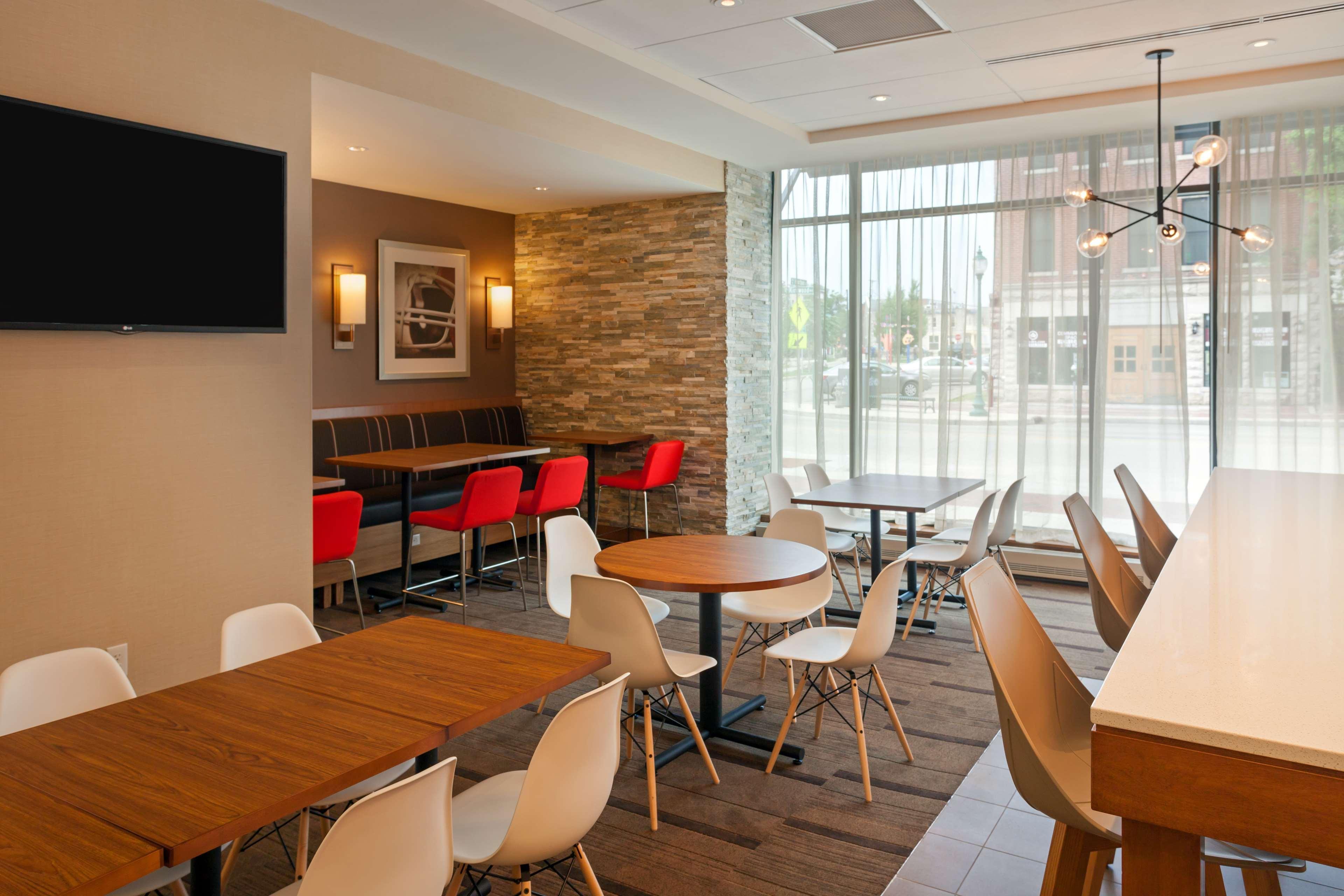 Hyatt Place Bloomington Indiana Экстерьер фото